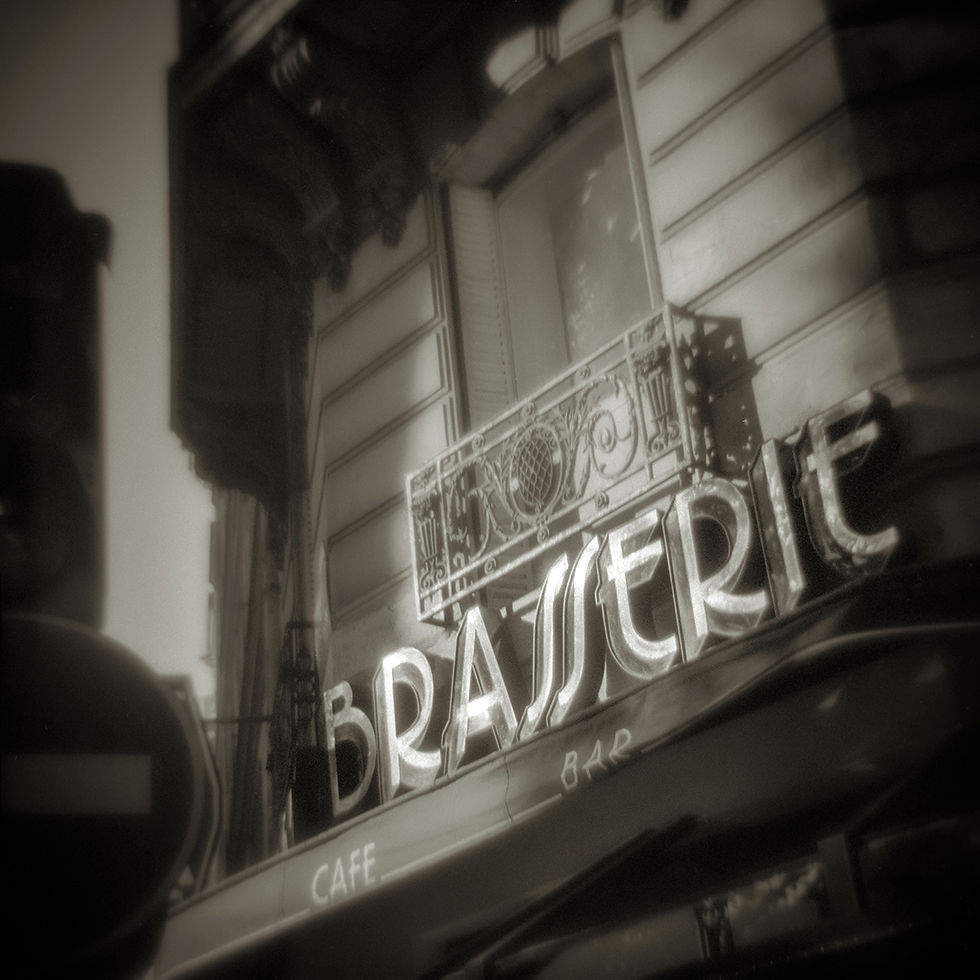Mel Curtis | Brasserie #2, Paris | Photography